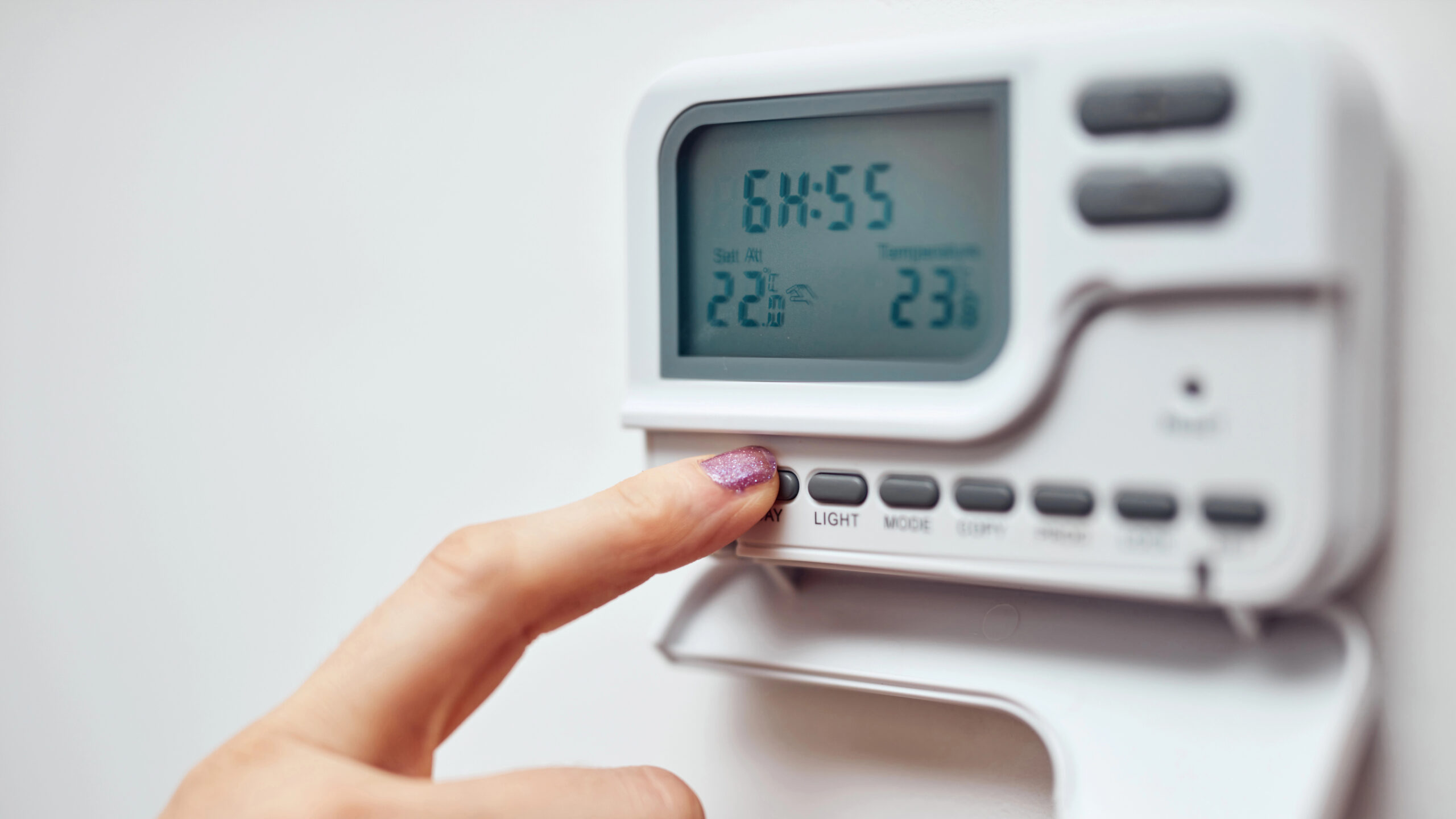How to Upgrade Your Home Comfort with Smart Thermostats and Utility Rebates